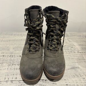 Sorel Black and Gray Boots with Patterned Laces